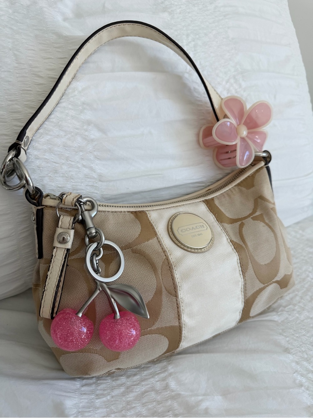 Vinatge  Coach Demi Cream & White Canvas Shoulder Bag - Picture 9 of 10